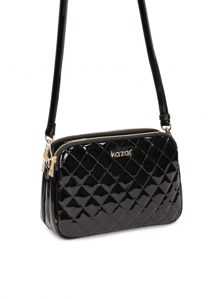 Lakierowana torebka na pasku