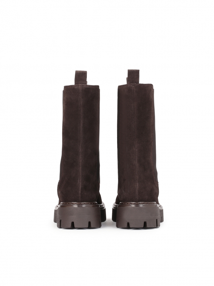 Modne ciemnobrązowe botki typu chelsea z elastycznymi wstawkami