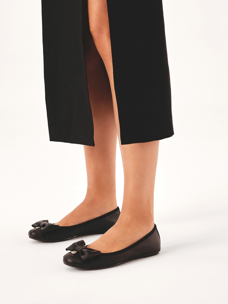 Czarne skórzane baleriny z dużą kokardą