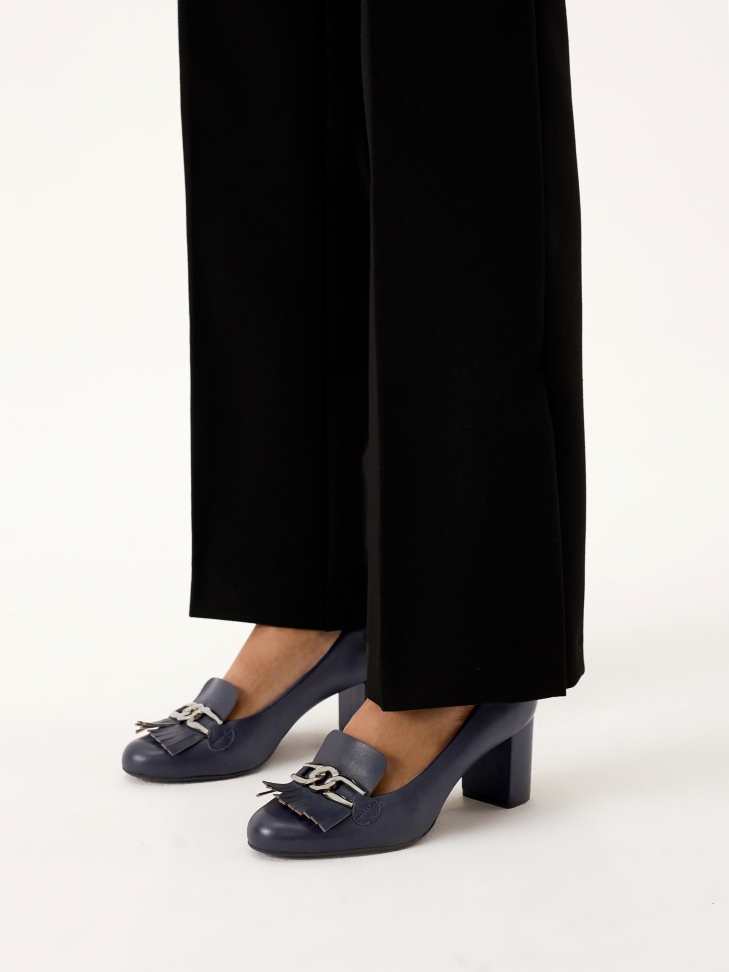 Skórzane czółenka na szerokim obcasie