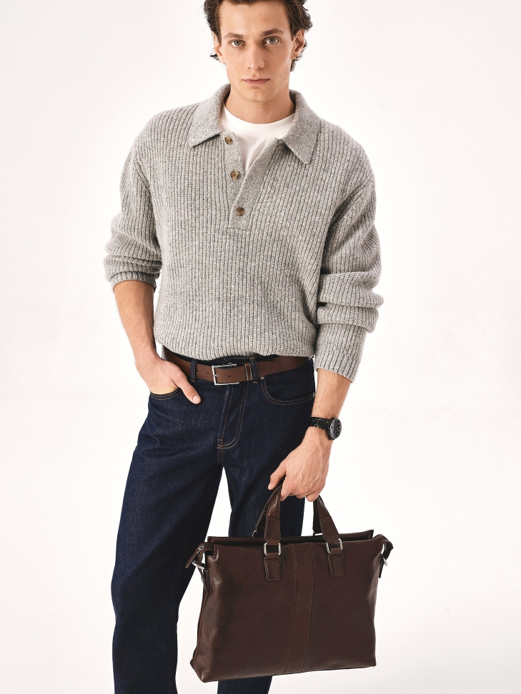 Brązowa torba skórzana z uchwytami do ręki