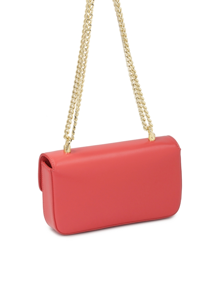 Mała różowa torebka na łańcuchu