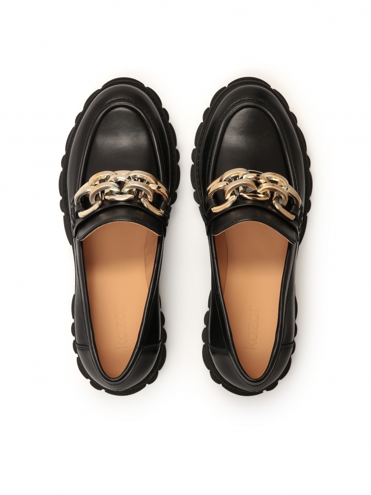 Casualowe półbuty z metalową ozdobą na grubej podeszwie