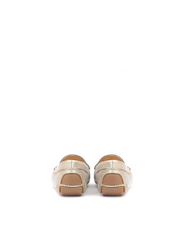 Złote mokasyny na komfortowej podeszwie