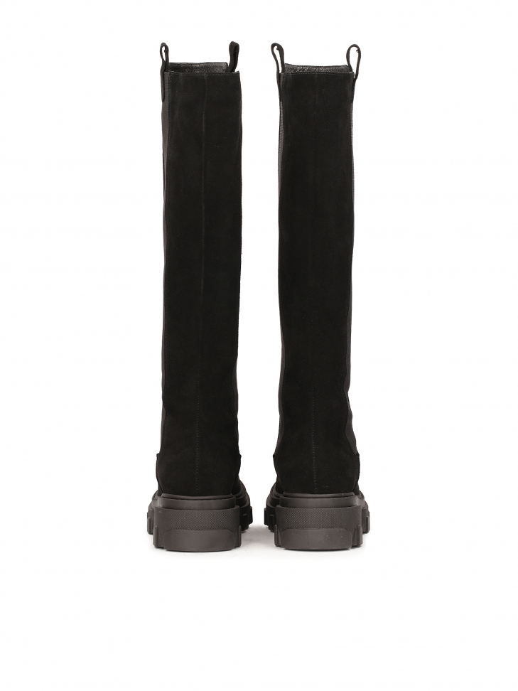 Zamszowe kozaki ze wsuwaną cholewką