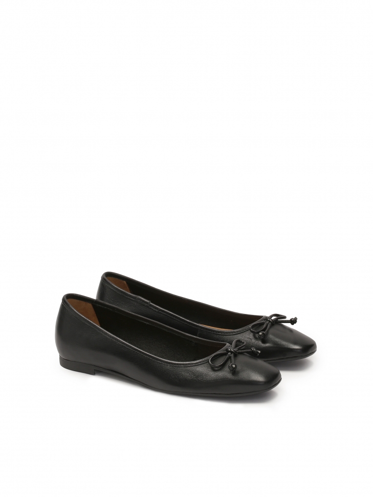 Czarne skórzane baleriny z kokardką