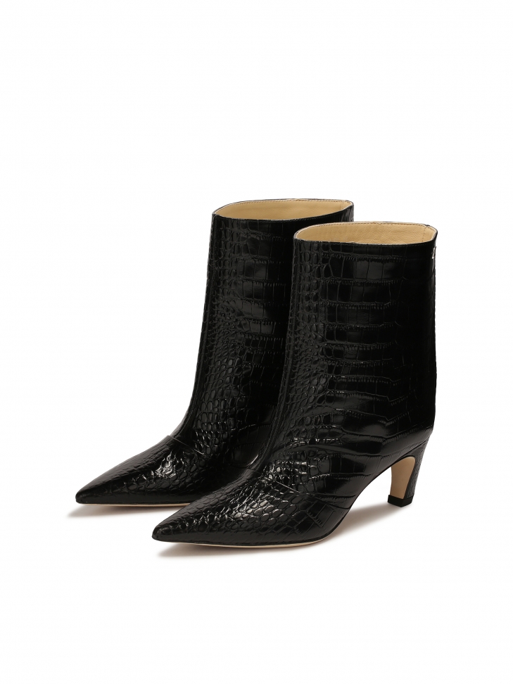 Modne botki z szeroką cholewką