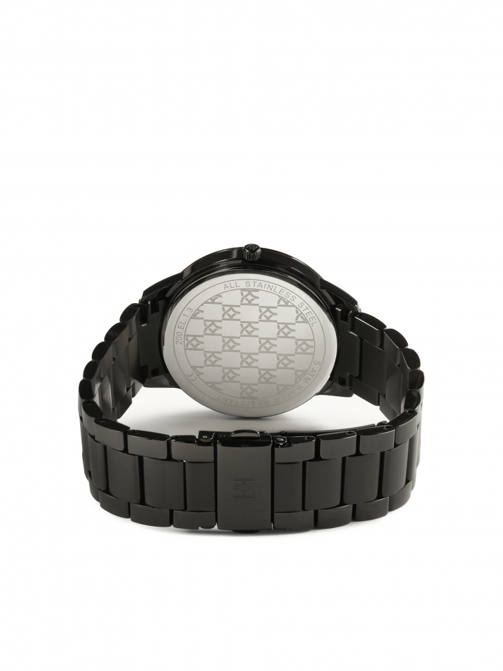 Czarny zegarek ze otymi indeksami i wskazówkami