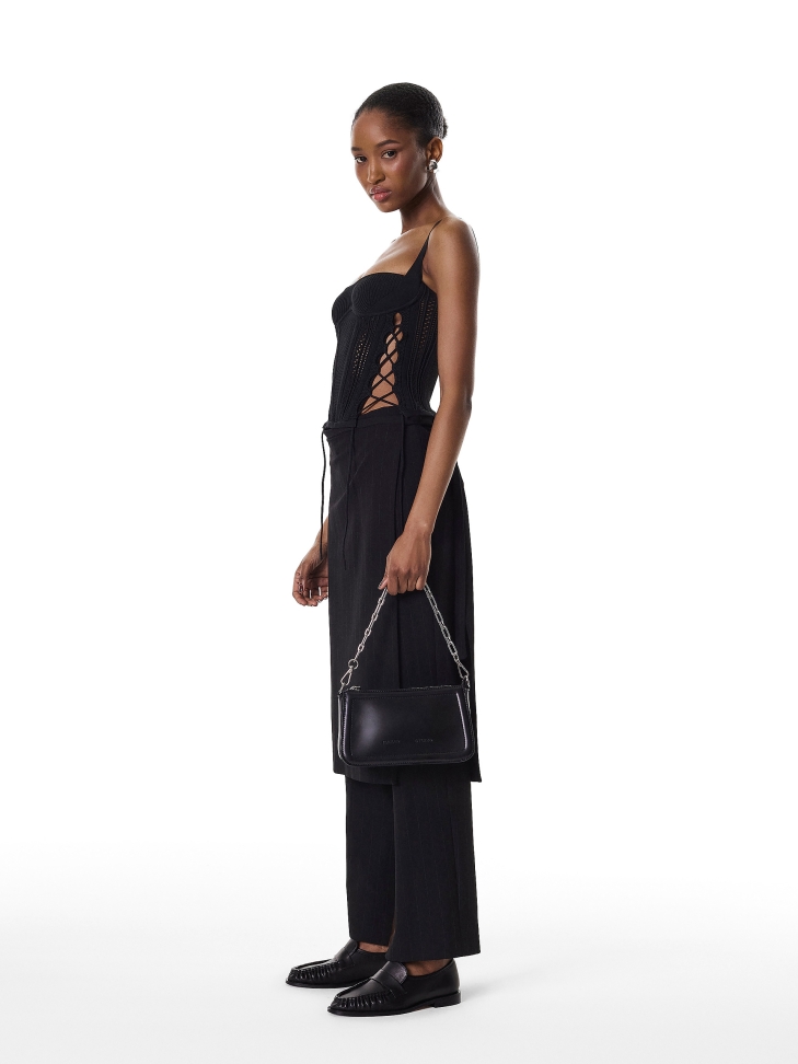 Czarne półbuty z efektownym marszczeniem na przodzie