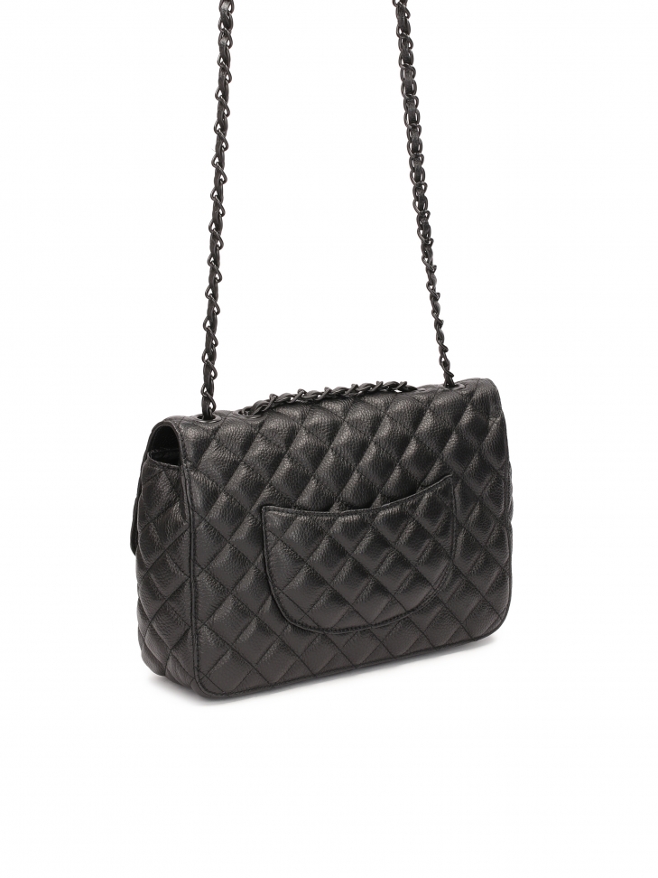 Czarna skórzana torebka z pikowaniem o podłużnym kształcie