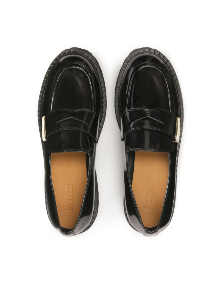 Czarne półbuty z podeszwą typu track