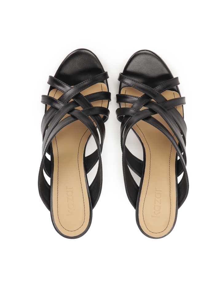 Czarne skórzane klapki na obcasie