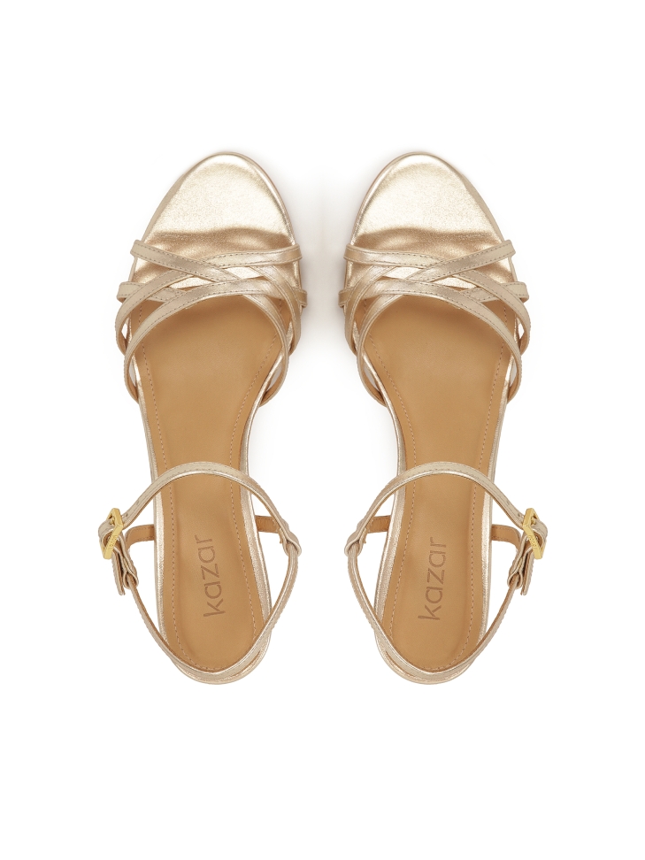 Złote sandały na szerokim obcasie