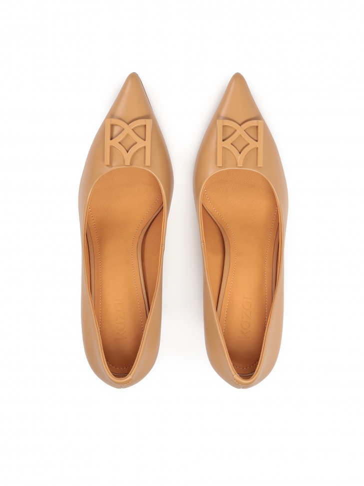 Klasyczne beżowe czółenka z noskiem w szpic