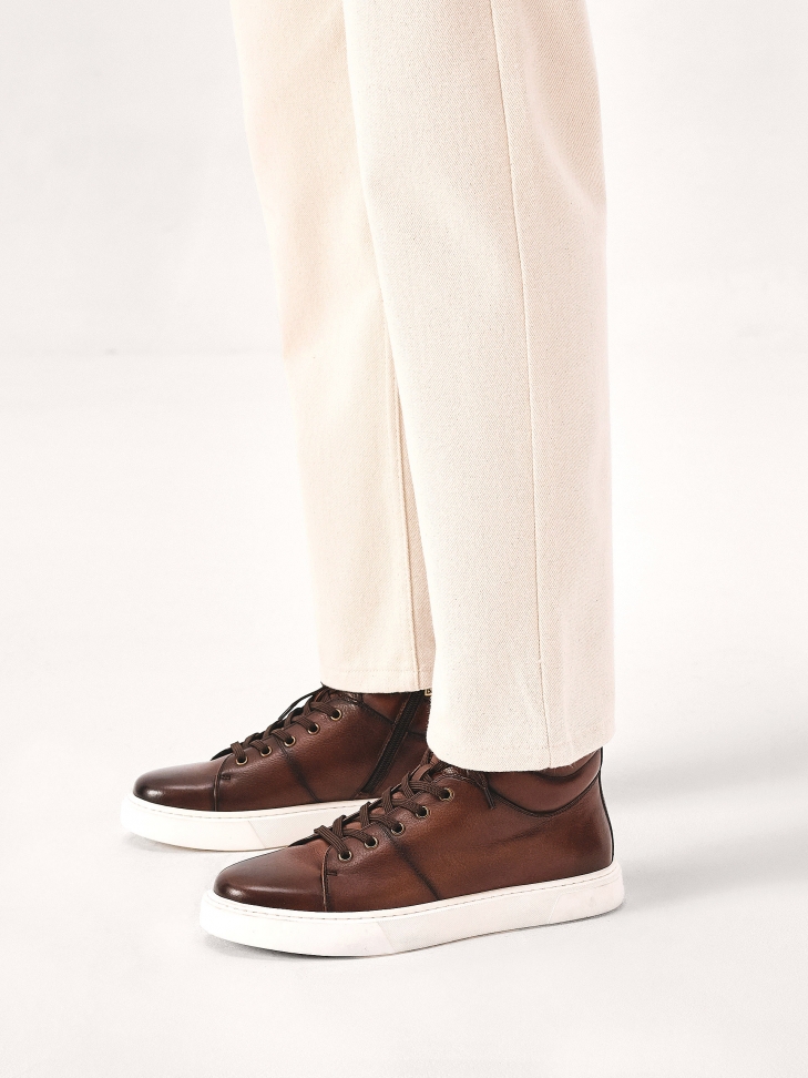 Brązowe skórzane sneakersy z wysoką cholewką