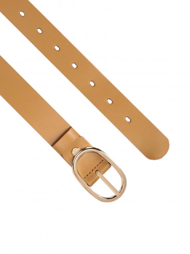 Brązowy pasek z owalną klamrą