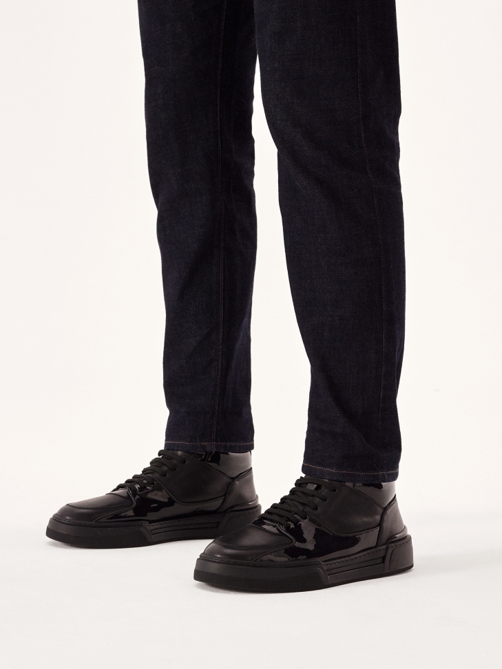 Wysokie sznurowane sneakersy z łączonych materiałów