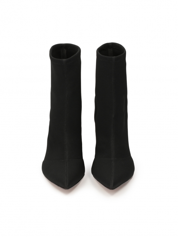 Czarne botki z tkaniny na wysokim obcasie