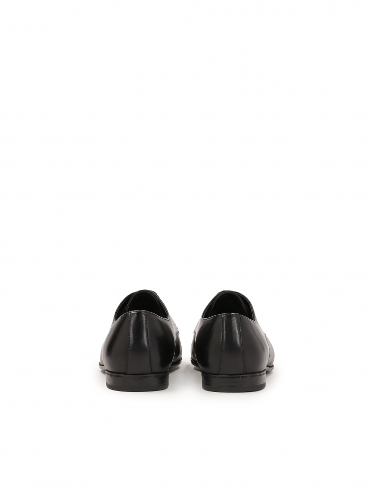 Eleganckie czarne półbuty do garnituru