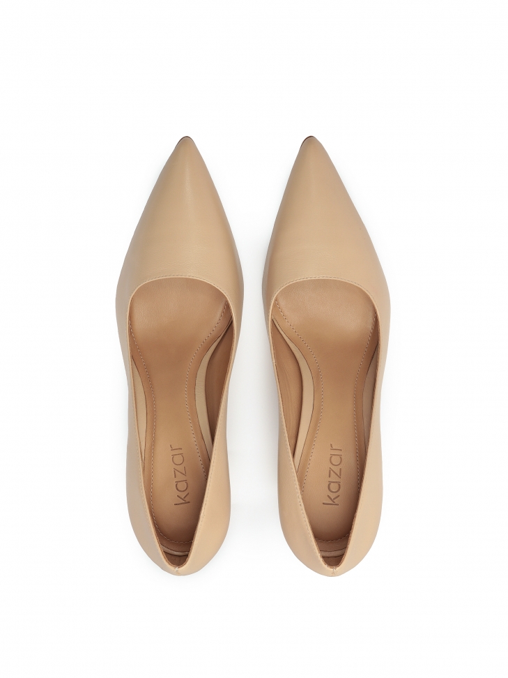 Beżowe czółenka na wąskim słupku