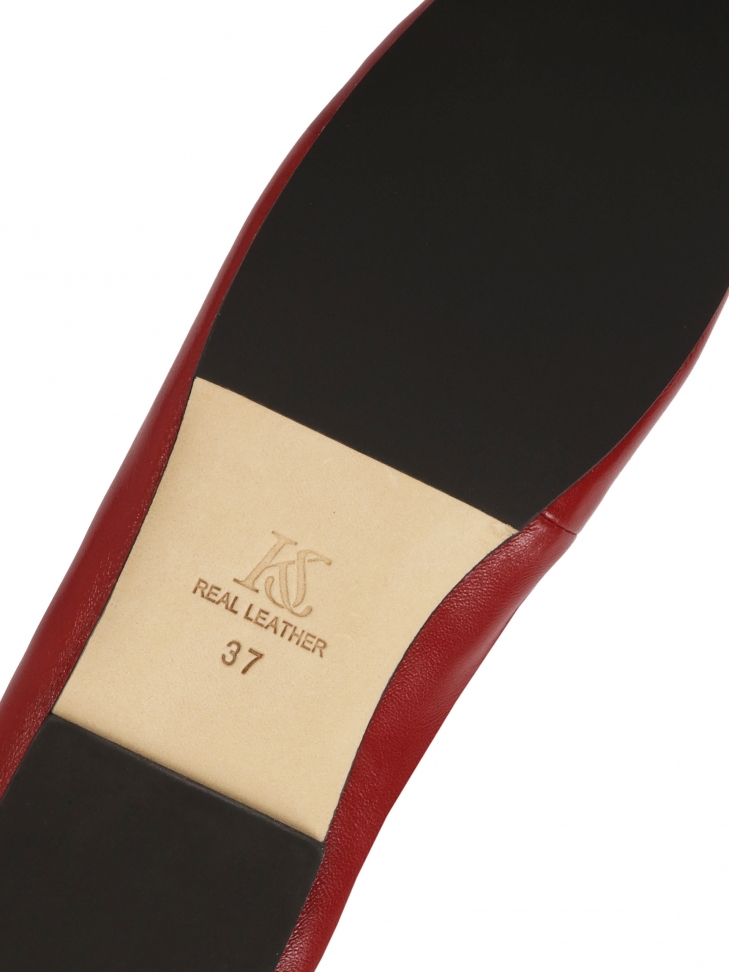 Wiązane czerwone baleriny na skórzanej podeszwie