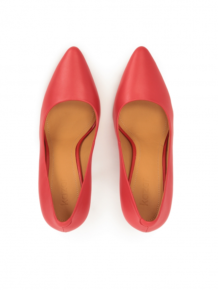 Klasyczne czerwone czółenka z noskiem w szpic