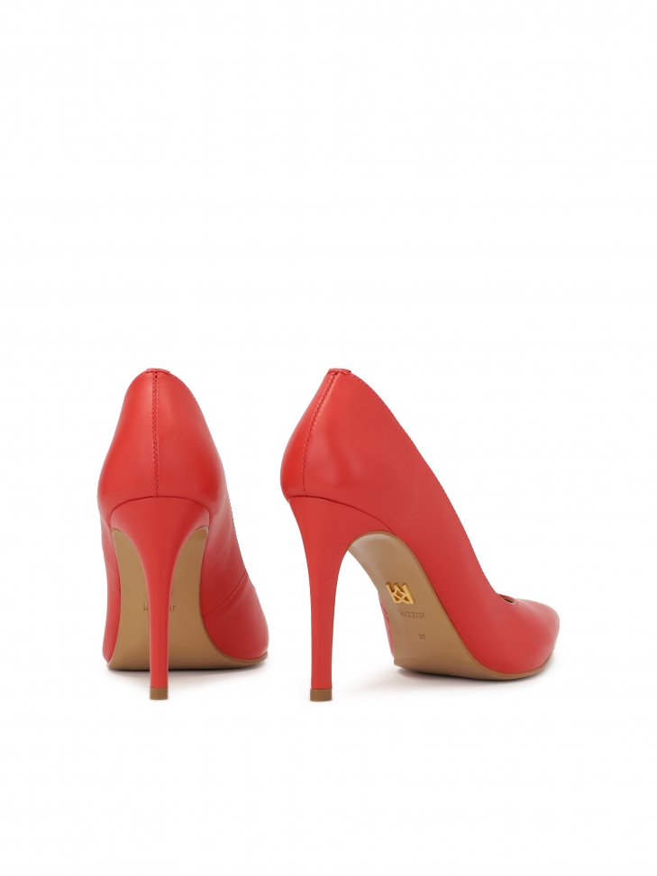 Czerwone skórzane czółenka na szpilce