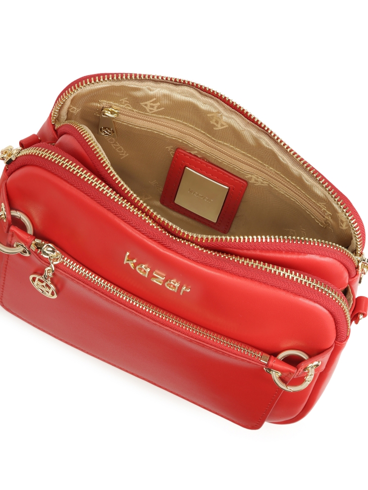 Czerwona torebka na pasku