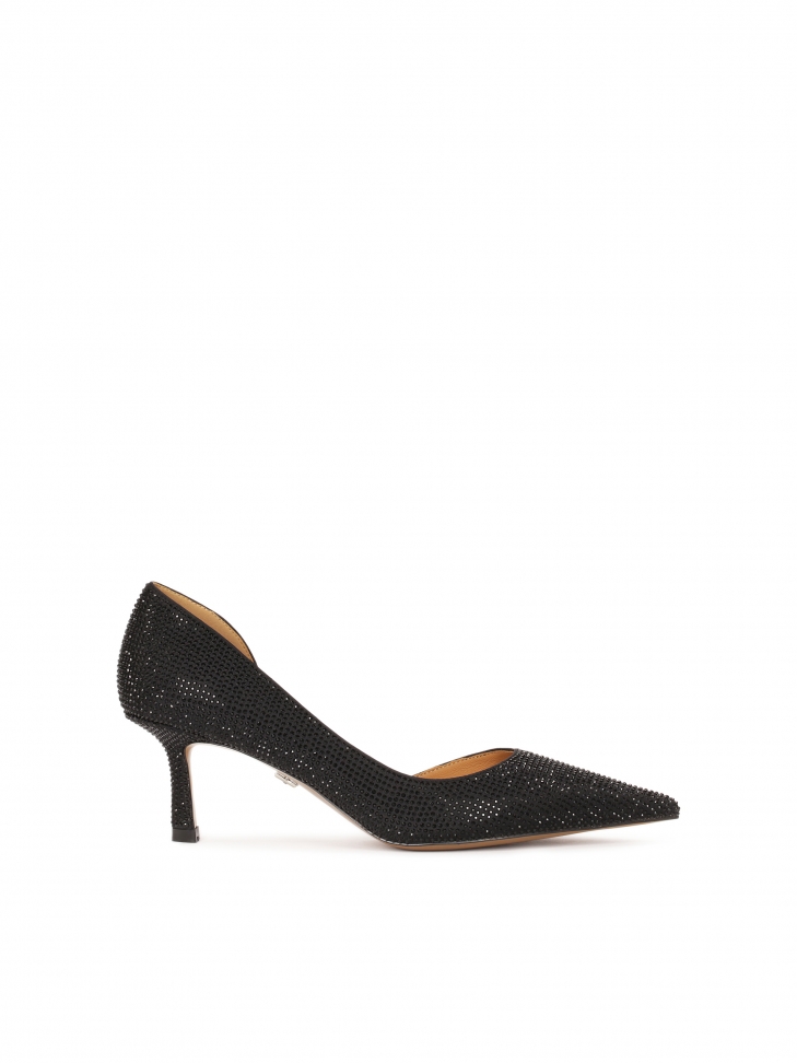 Niskie czółenka z wyciętą cholewką zdobioną yształkami