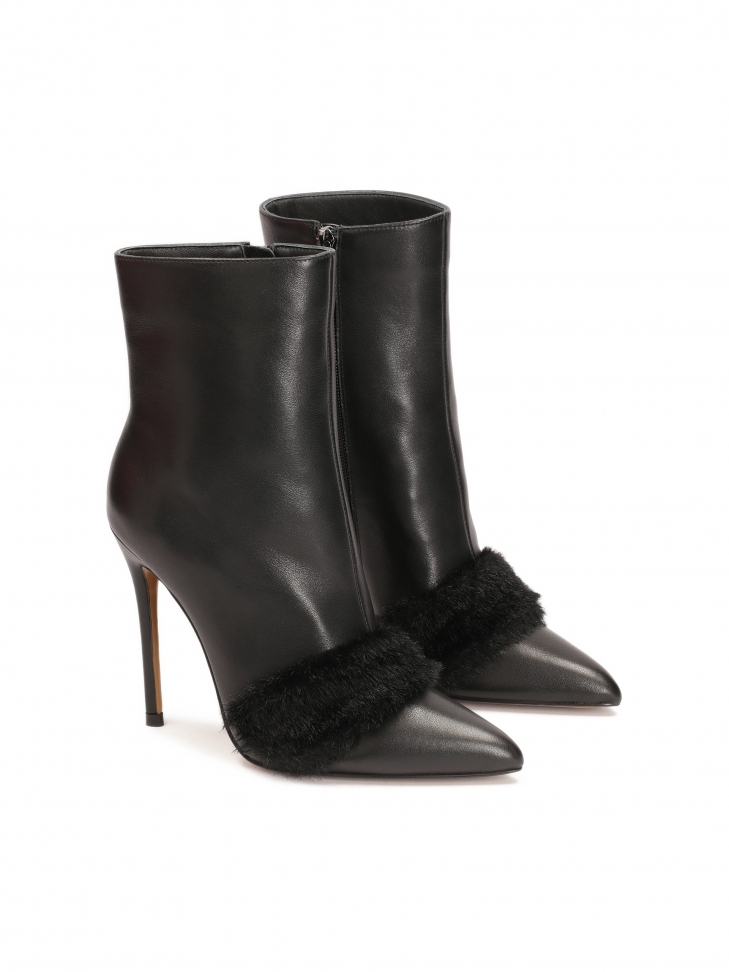 Czarne botki z futrzanym paskiem