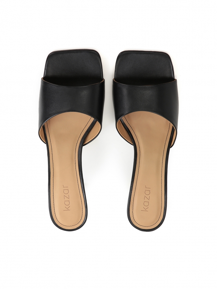 Czarne skórzane klapki damskie z kwadratowym noskiem