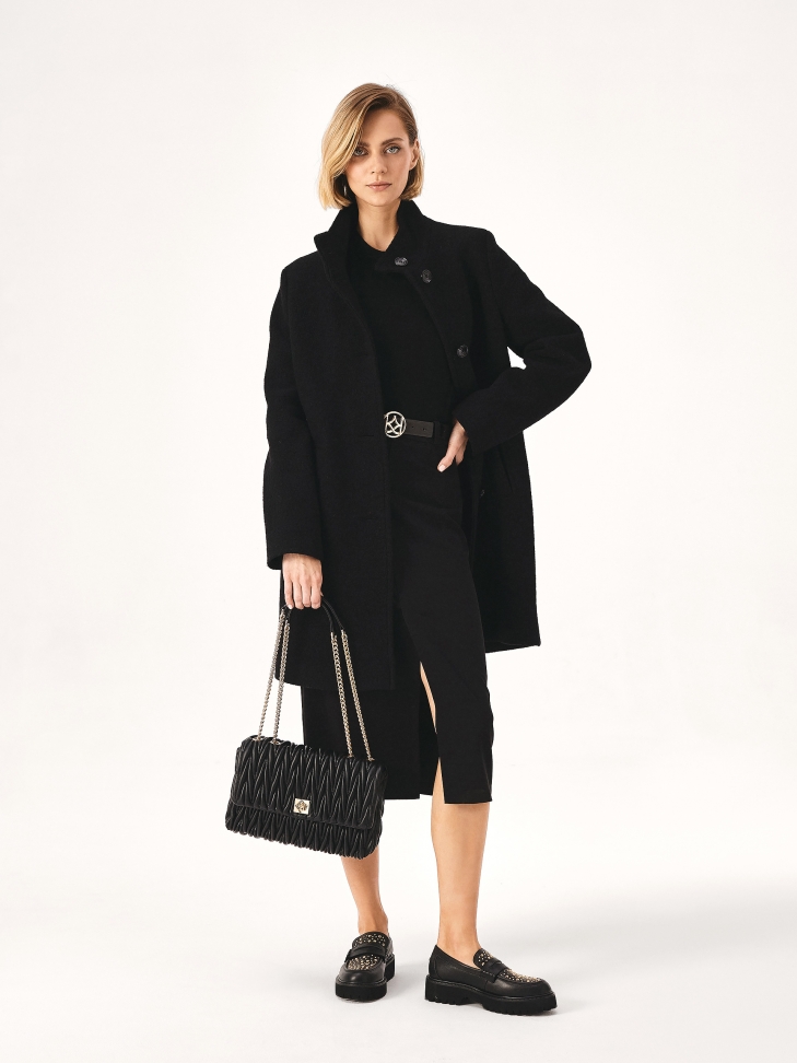 Czarne półbuty ze otymi dżetami