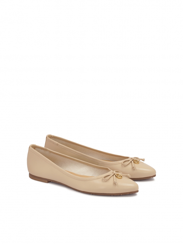 Klasyczne baleriny z wydłużonym noskiem