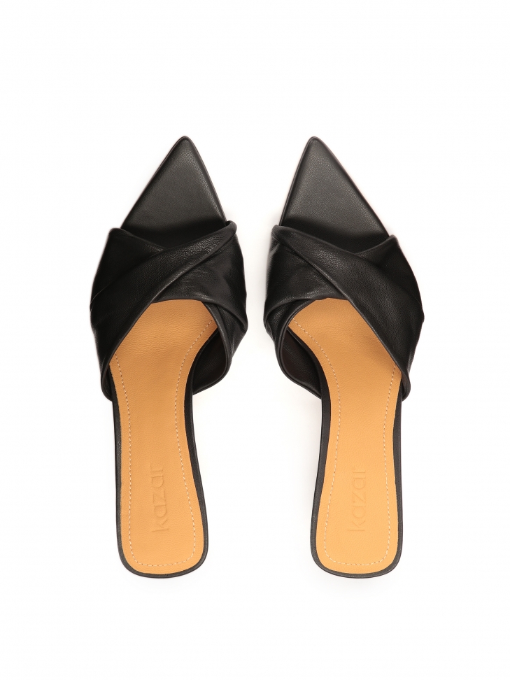 Spiczaste klapki z czarnej skóry