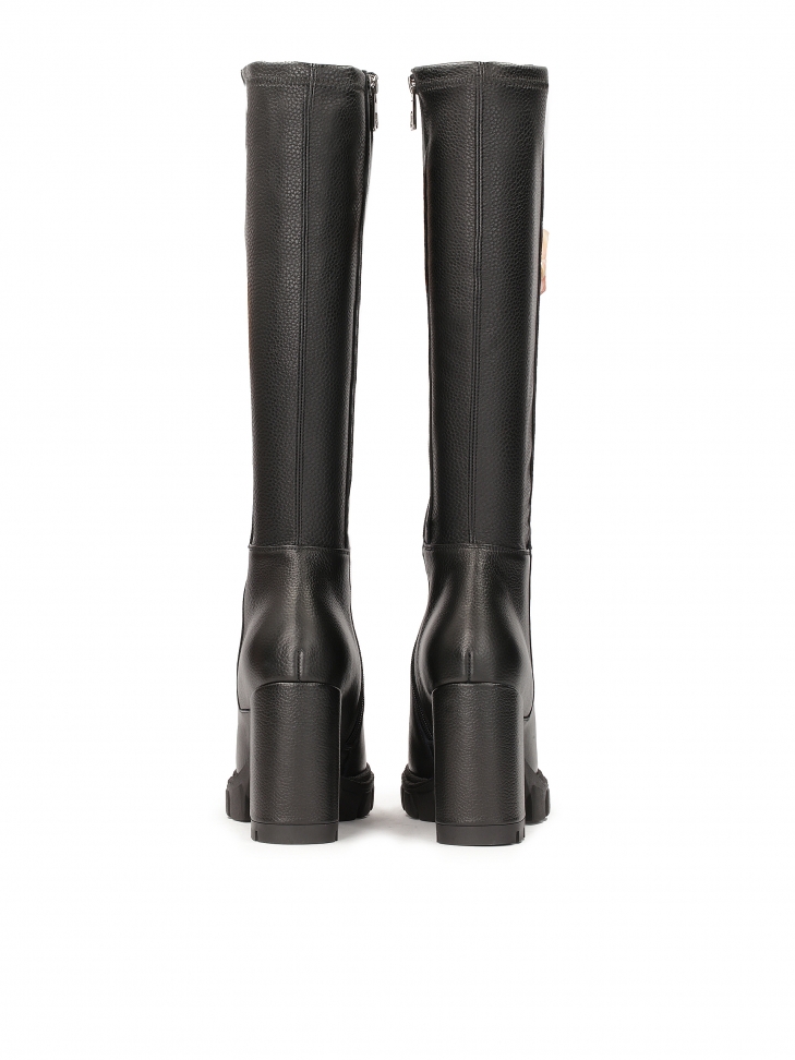 Czarne skórzane kozaki na wygodnym szerokim obcasie