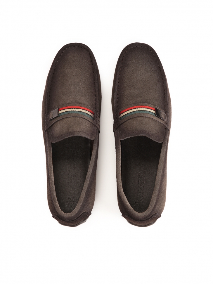 Mokasyny z zamszu na komfortowej podeszwie z ozdobnym paskiem