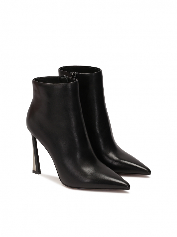 Klasyczne botki na czarno-srebrnym obcasie