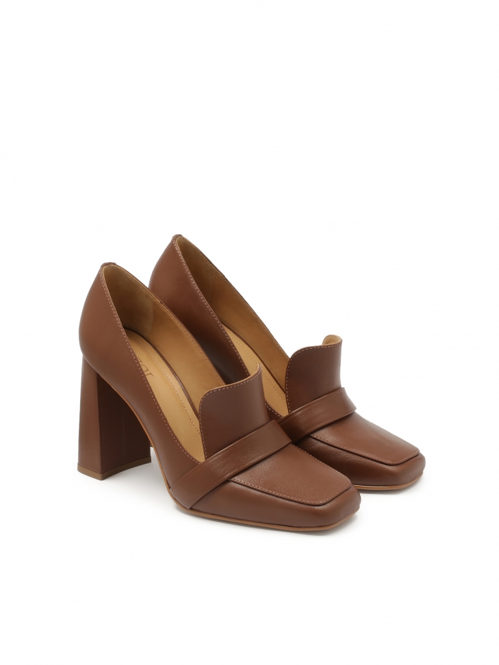 Brązowe czółenka typu lordsy