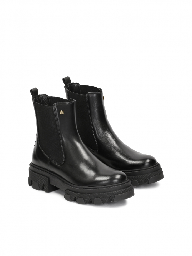 Skórzane trzewiki na grubej podeszwie z elastycznymi wstawkami