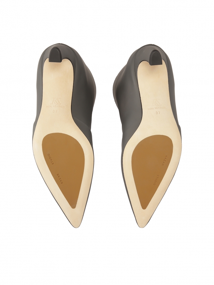 Szare botki na obcasie typu kitten heels