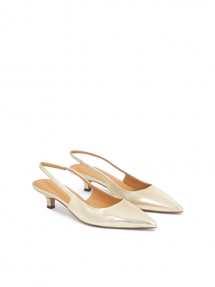 Złote czółenka z odytą piętą na obcasie kitten