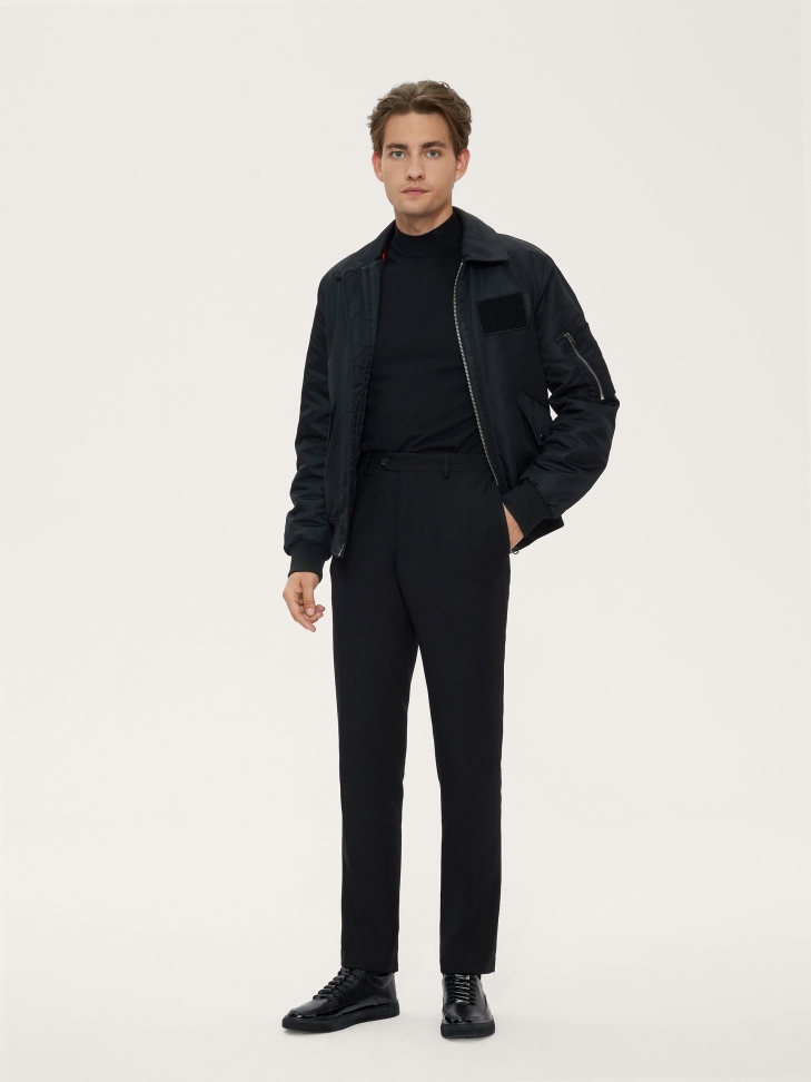 Czarne skórzane sneakersy męskie z lakierowanymi wstawkami