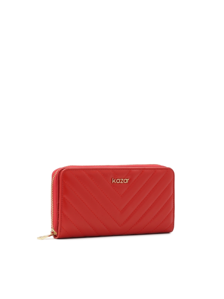 Czerwony portfel z poprzecznym pikowaniem