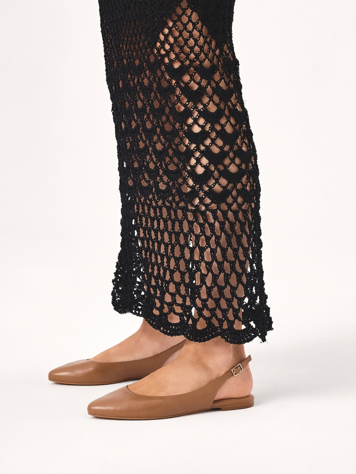 Jasnobrązowe płaskie czółenka slingback