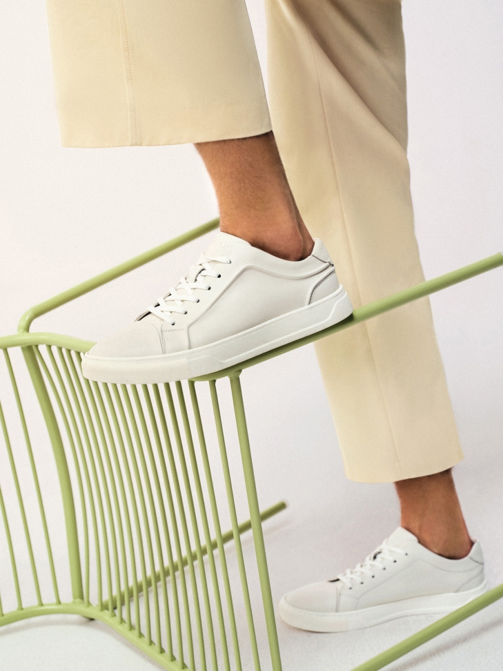 Minimalistyczne skórzane sneakersy męskie off-white