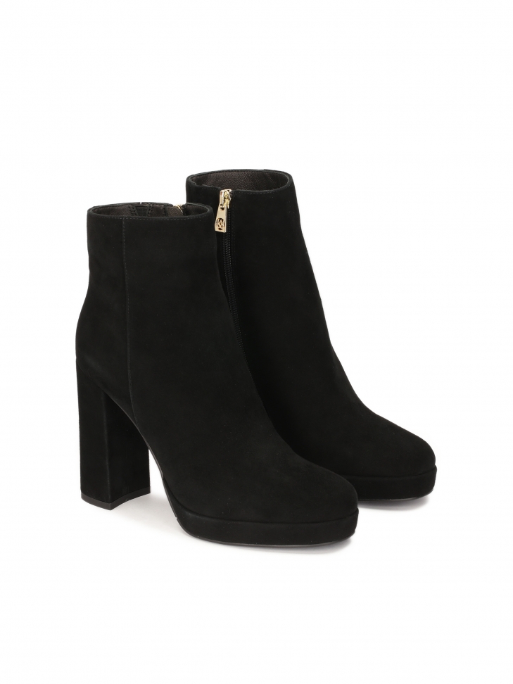 Zamszowe botki z szerokim obcasem i platformą