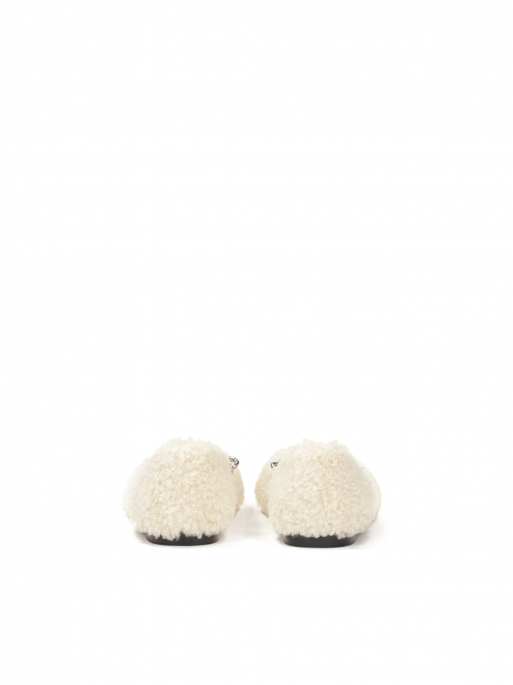 Wygodne baleriny z łańcuszkiem