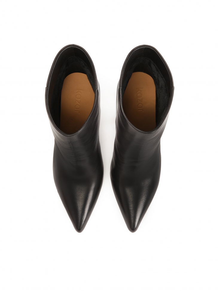 Botki na obcasie ze wsuwaną cholewką