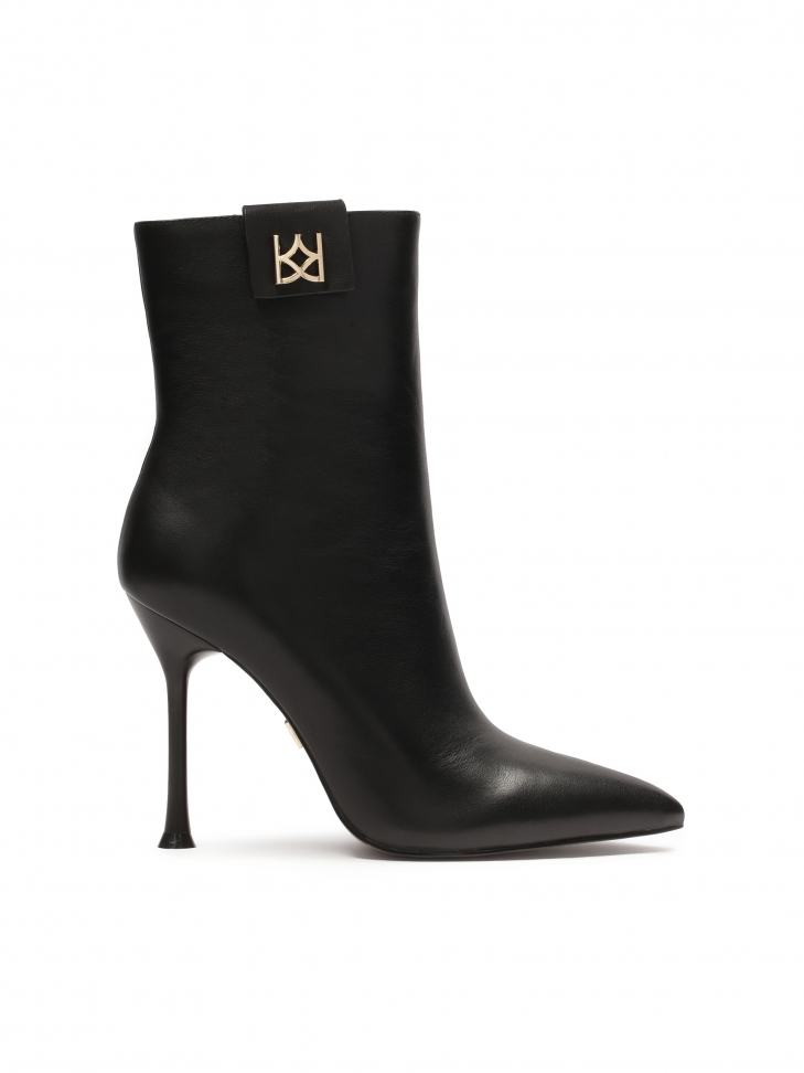 Skórzane botki na wysokim obcasie