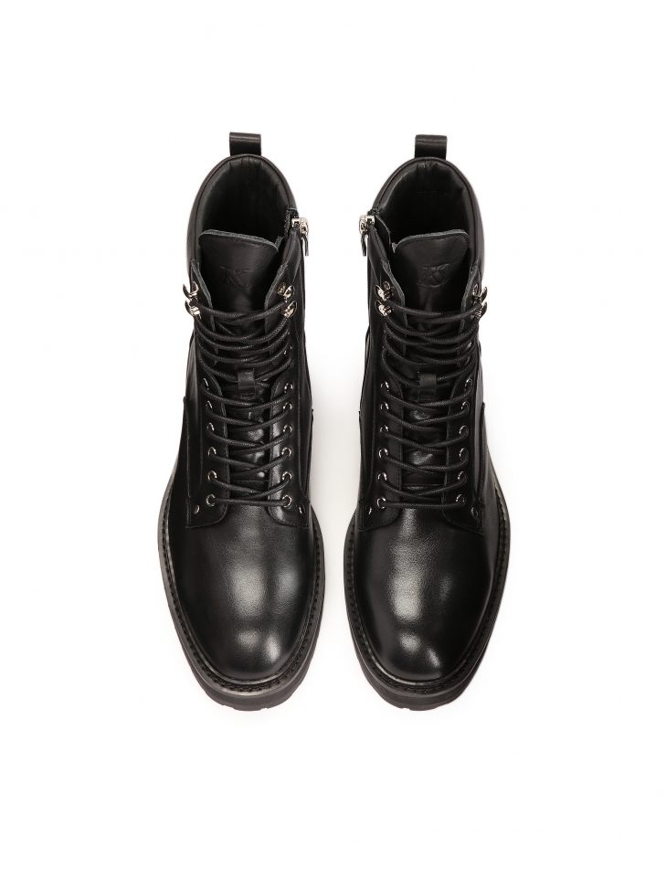 Czarne skórzane trzewiki w stylu militarnym